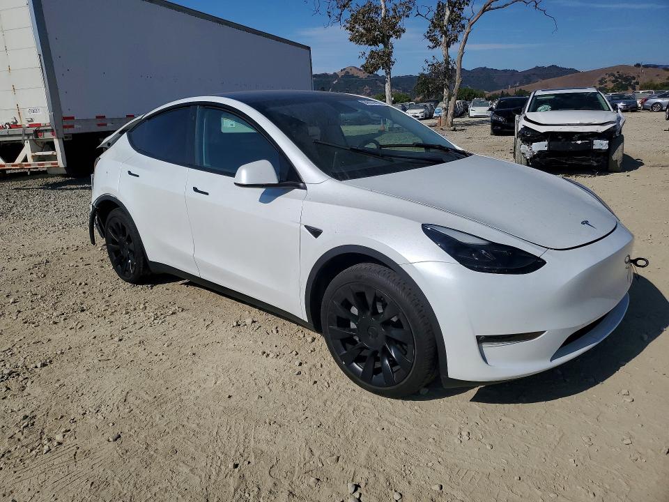 Фото 4 с аукциона – 2023 TESLA MODEL Y с VIN 7SAYGDEE1PF747437