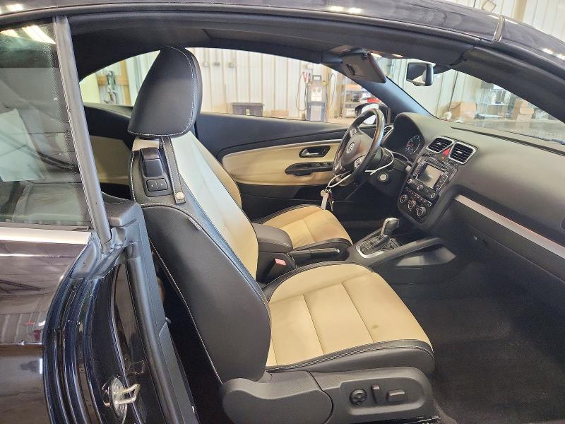 Photo 10 from auction – 2015 VOLKSWAGEN EOS with VIN WVWFW8AH4FV001014