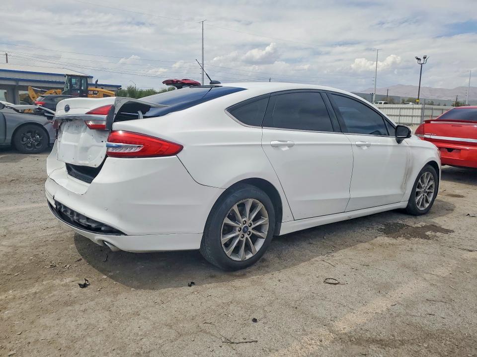 Photo 3 from auction – 2017 FORD FUSION with VIN 3FA6P0LU3HR386676
