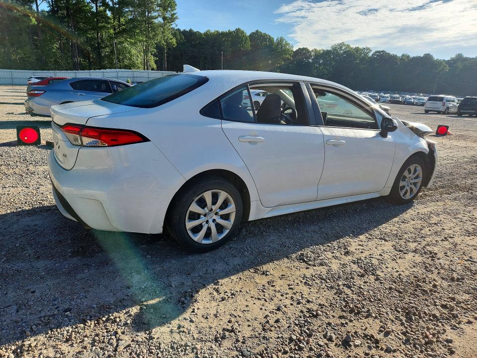Photo 3 from auction – 2021 TOYOTA COROLLA with VIN 5YFEPMAE9MP174535