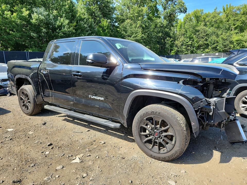 Photo 4 from auction – 2024 TOYOTA TUNDRA with VIN 5TFLA5DB2RX222921