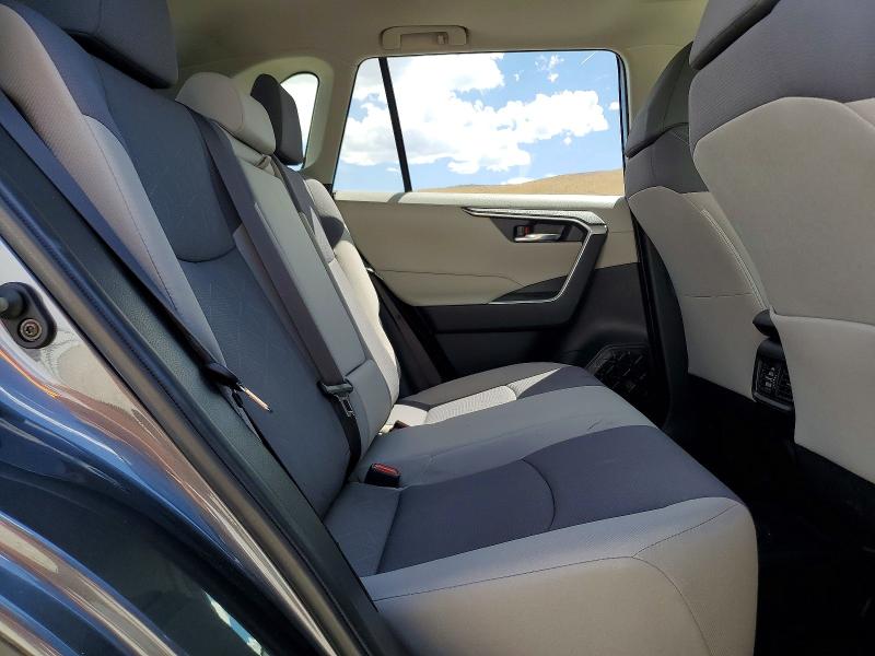 Photo 11 from auction – 2019 TOYOTA RAV4 with VIN JTMP1RFVXKD025809