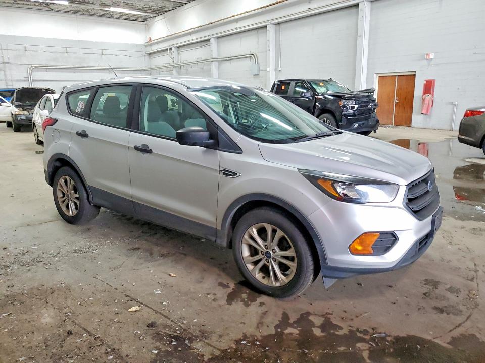 Photo 4 from auction – 2019 FORD ESCAPE with VIN 1FMCU0F73KUA88314