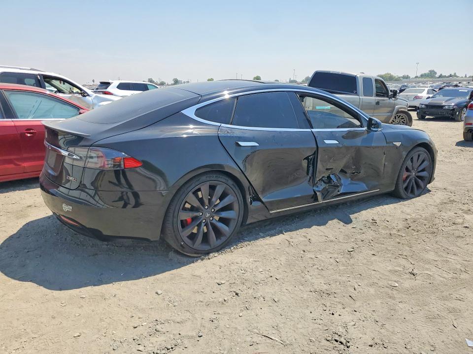 Foto 3 de la subasta – 2016 TESLA MODEL S con VIN 5YJSA1E42GF141171