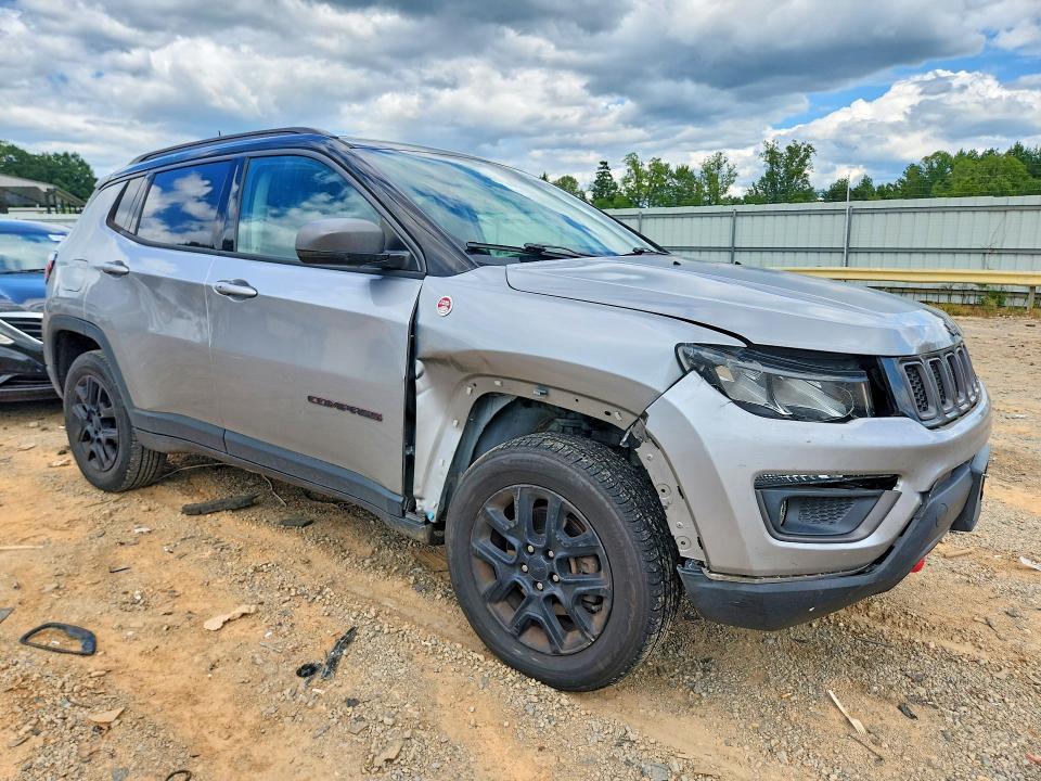 Foto 4 de la subasta – 2019 JEEP COMPASS con VIN 3C4NJDDB3KT669049