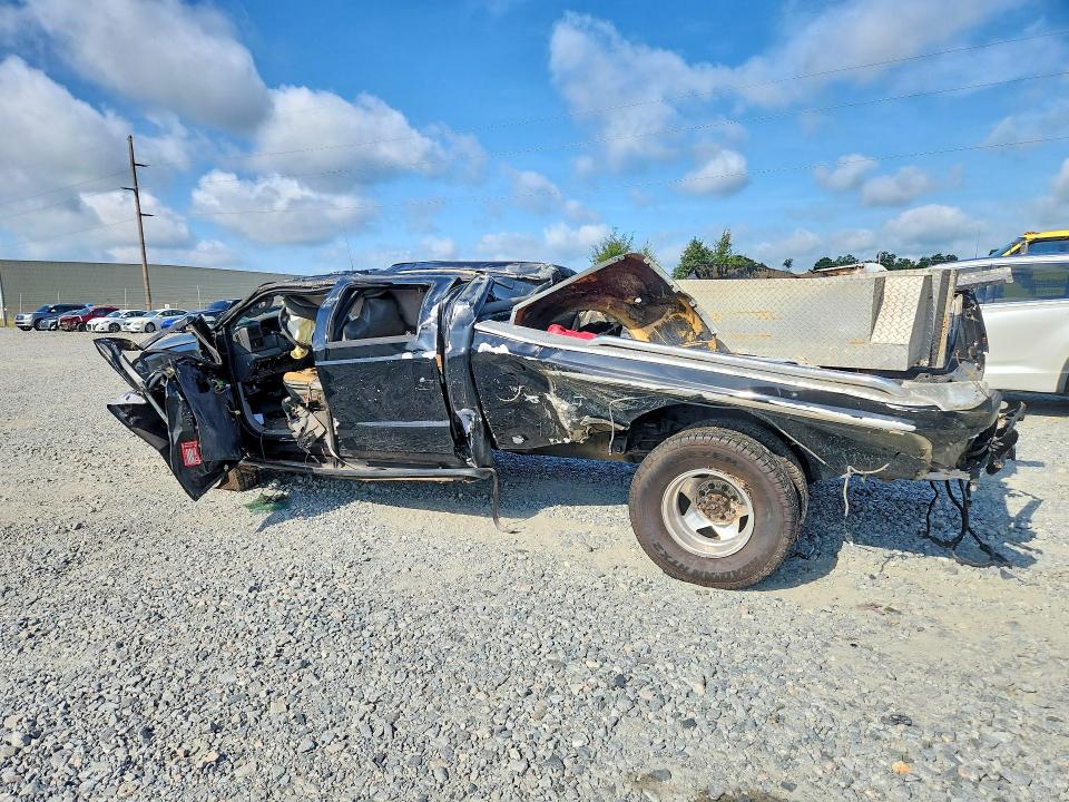Photo 2 from auction – 2003 FORD F350 with VIN 1FTWW33F93EA76009