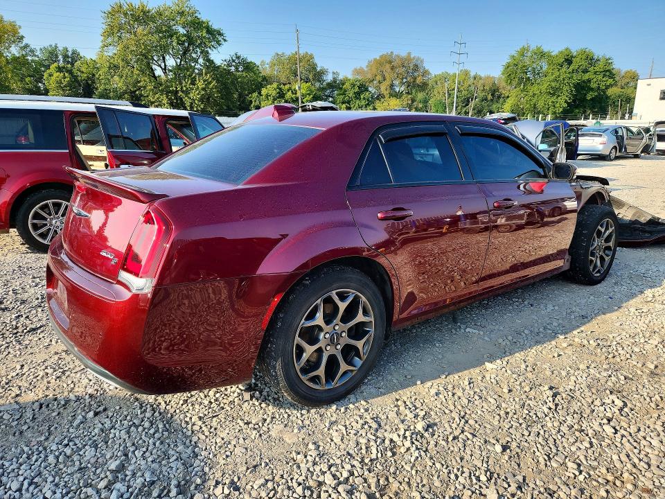 Photo 3 from auction – 2018 CHRYSLER 300 with VIN 2C3CCAGG9JH331092
