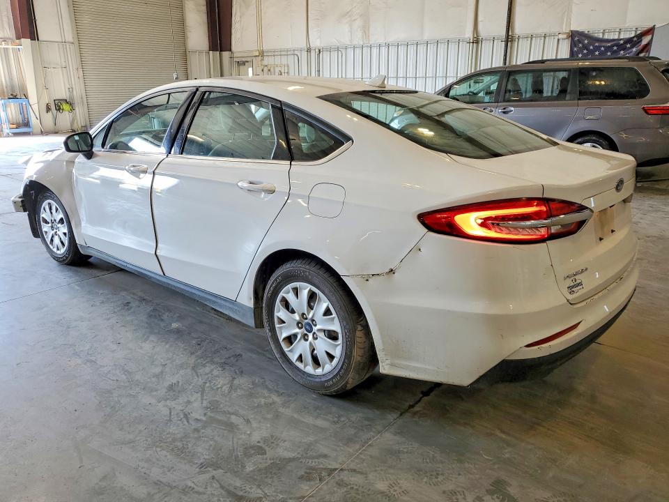 Photo 2 from auction – 2020 FORD FUSION with VIN 3FA6P0G74LR228294