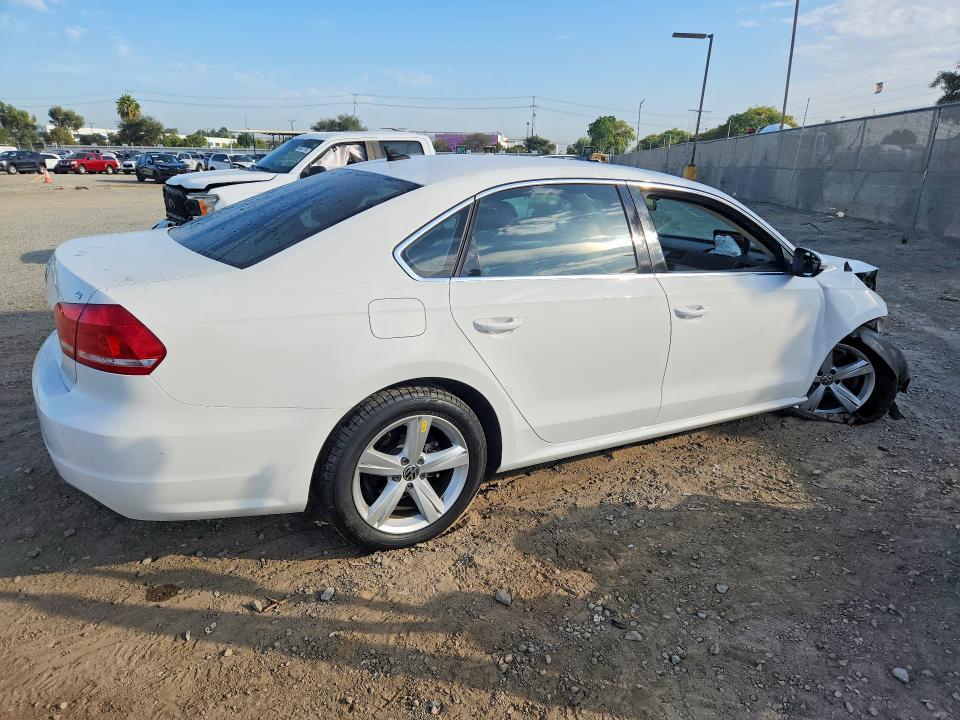 Photo 3 from auction – 2012 VOLKSWAGEN PASSAT with VIN 1VWBP7A30CC029374