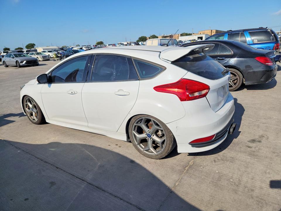 Photo 2 from auction – 2018 FORD FOCUS with VIN 1FADP3L96JL213470