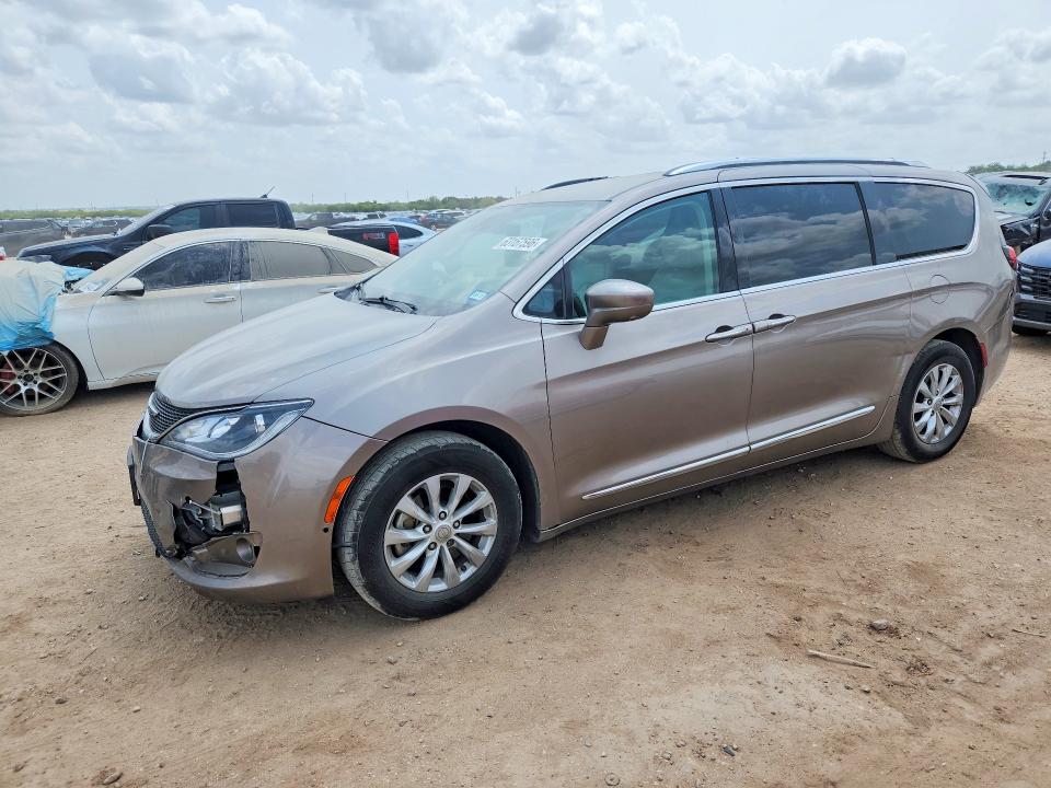 CHRYSLER PACIFICA 2018 with VIN 2C4RC1EG8JR252399 - Photo from auction