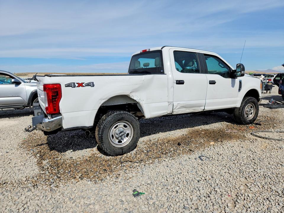 Photo 3 from auction – 2017 FORD F350 with VIN 1FT8W3B6XHEF24940