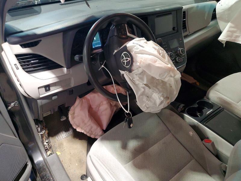 Photo 8 from auction – 2015 TOYOTA SIENNA with VIN 5TDKK3DC8FS539335