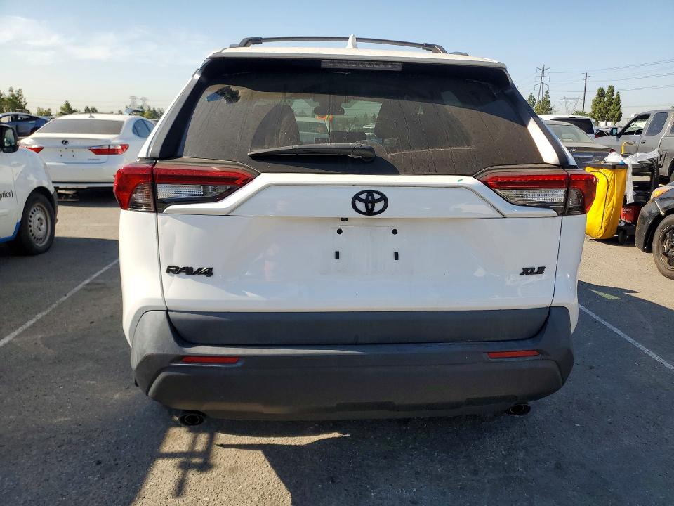 Photo 6 from auction – 2023 TOYOTA RAV4 with VIN 2T3W1RFV1PC218020