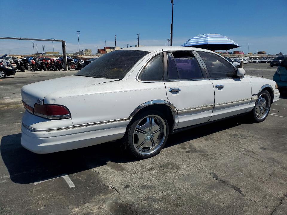Photo 3 from auction – 1993 FORD CROWN VICTORIA with VIN 2FALP74WXPX134533