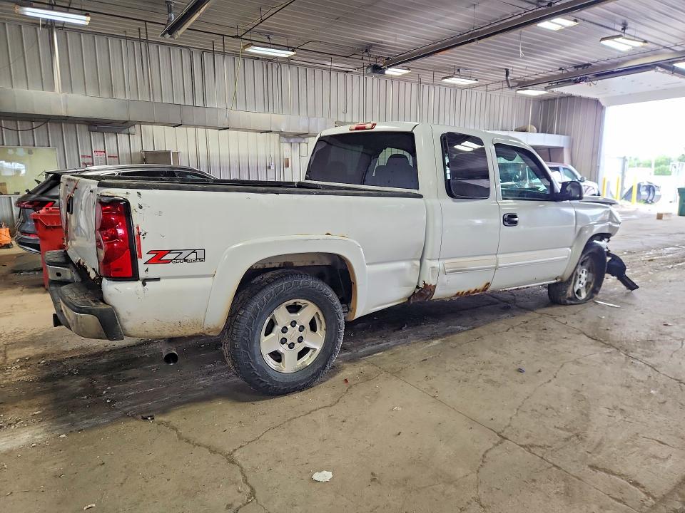 Photo 3 from auction – 2006 CHEVROLET SILVERADO with VIN 1GCEK19BX6E134486