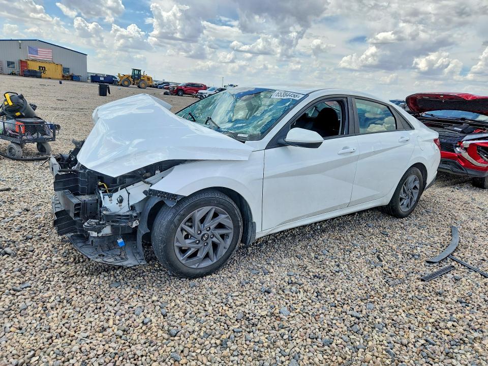 HYUNDAI ELANTRA 2023 with VIN 5NPLM4AG3PH106699 - Photo from auction