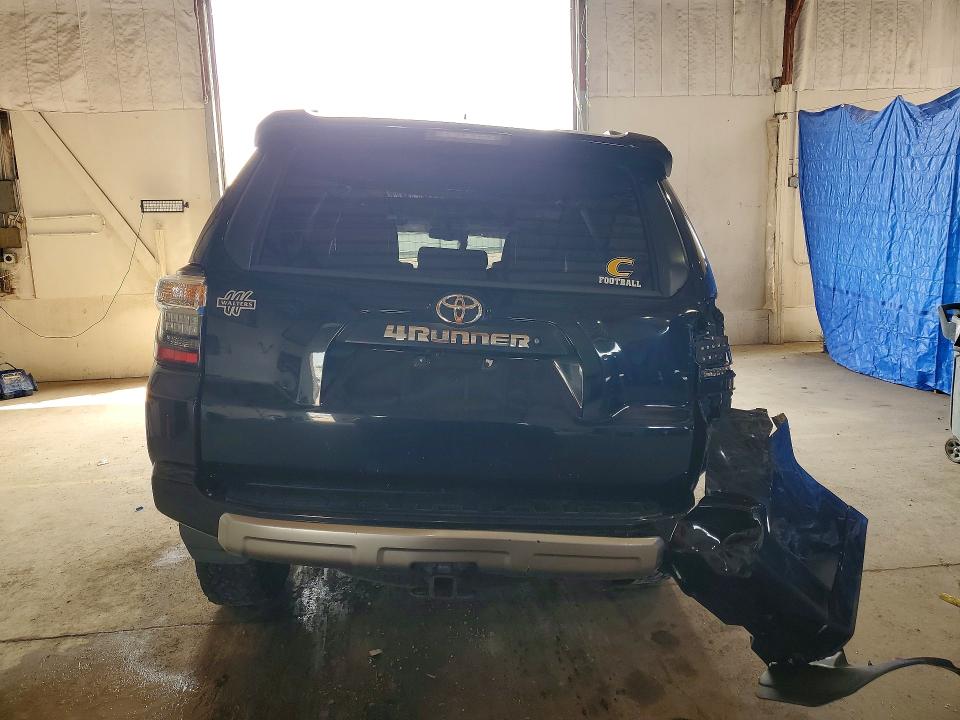 Photo 6 from auction – 2019 TOYOTA 4RUNNER with VIN JTEBU5JR1K5612975