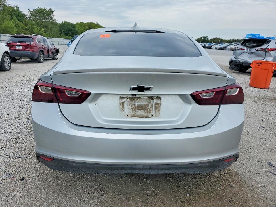Photo 6 from auction – 2018 CHEVROLET MALIBU with VIN 1G1ZD5ST0JF105452