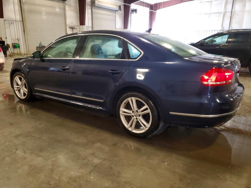 Снимка 2 от търг – 2013 VOLKSWAGEN PASSAT с VIN 1VWBN7A37DC049208