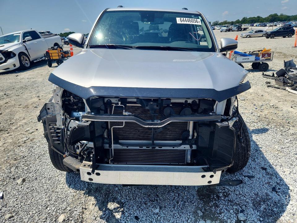 Photo 5 from auction – 2023 TOYOTA 4RUNNER with VIN JTEEU5JRXP5303154