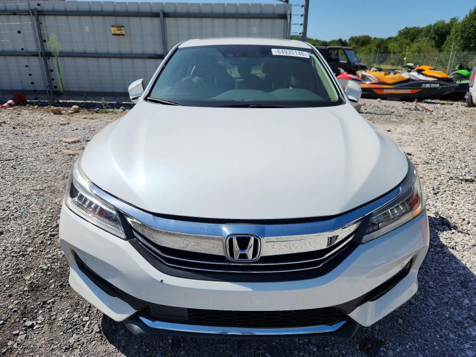 Photo 5 from auction – 2017 HONDA ACCORD with VIN 1HGCR3F97HA034423