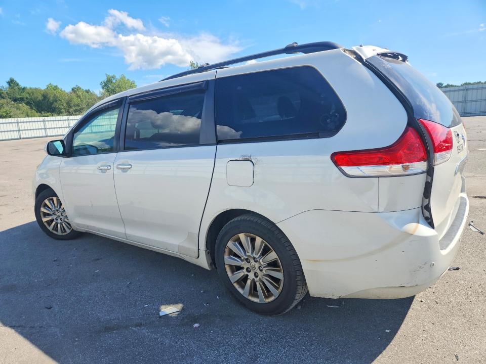 Photo 2 from auction – 2014 TOYOTA SIENNA with VIN 5TDDK3DC4ES084118