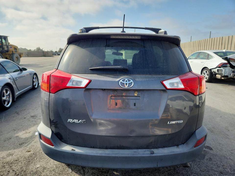 Photo 6 from auction – 2015 TOYOTA RAV4 with VIN 2T3YFREV9FW210238