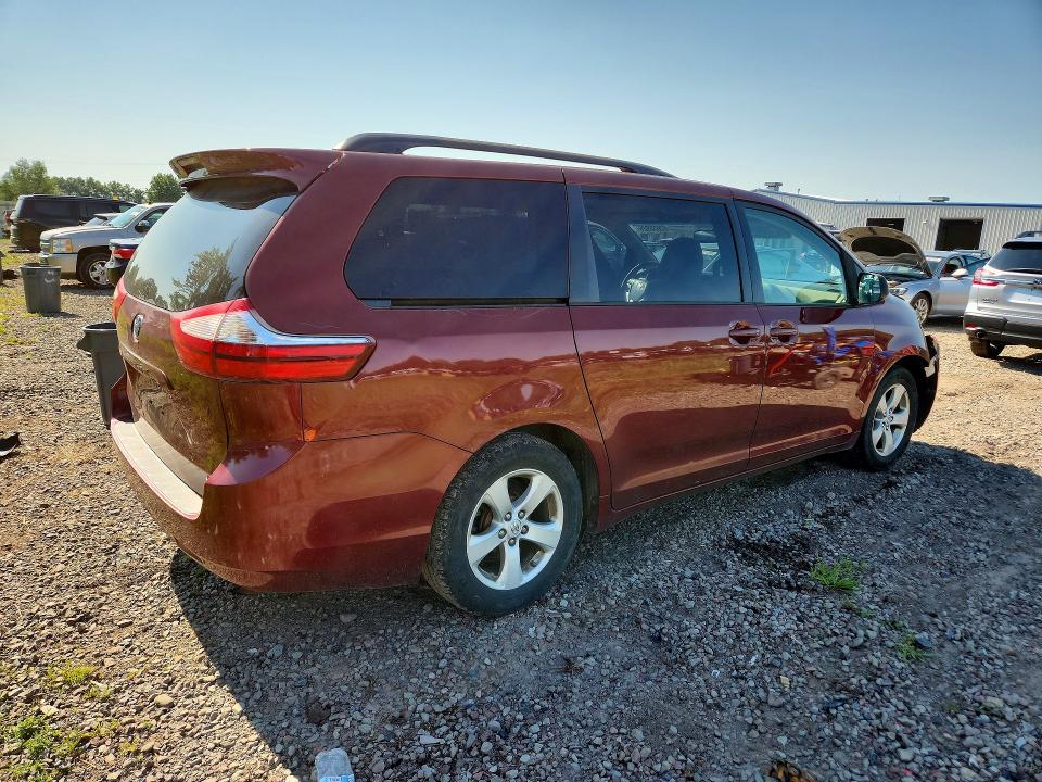 Photo 3 from auction – 2016 TOYOTA SIENNA with VIN 5TDKK3DC5GS699979
