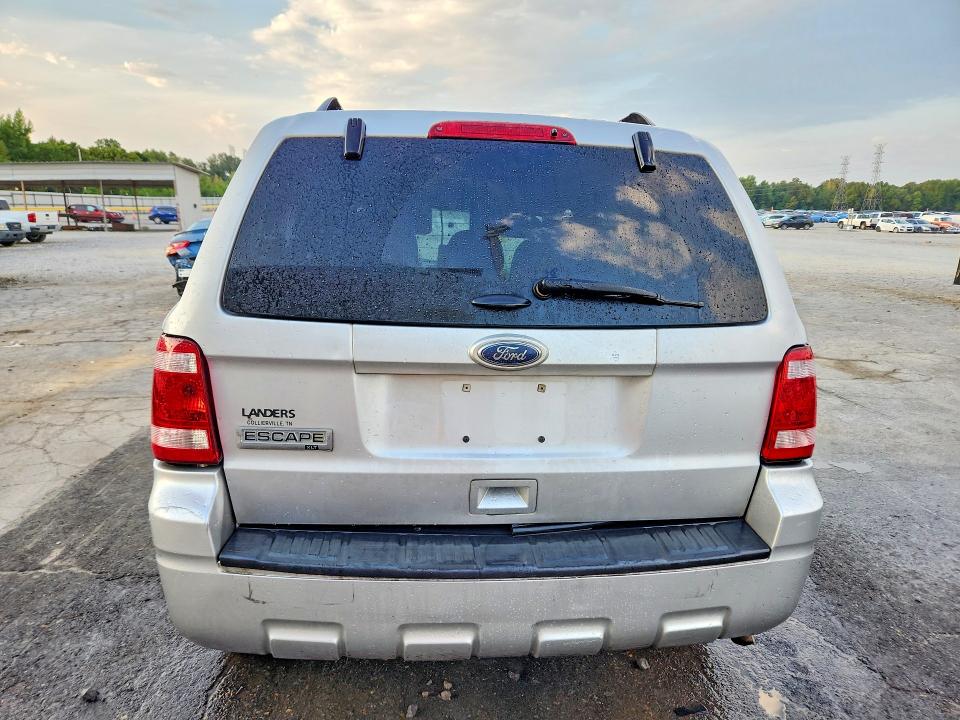 Photo 6 from auction – 2011 FORD ESCAPE with VIN 1FMCU0D75BKA83257