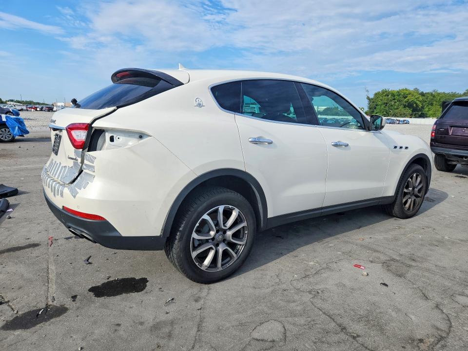 Photo 3 from auction – 2018 MASERATI LEVANTE with VIN ZN661XUA7JX297729