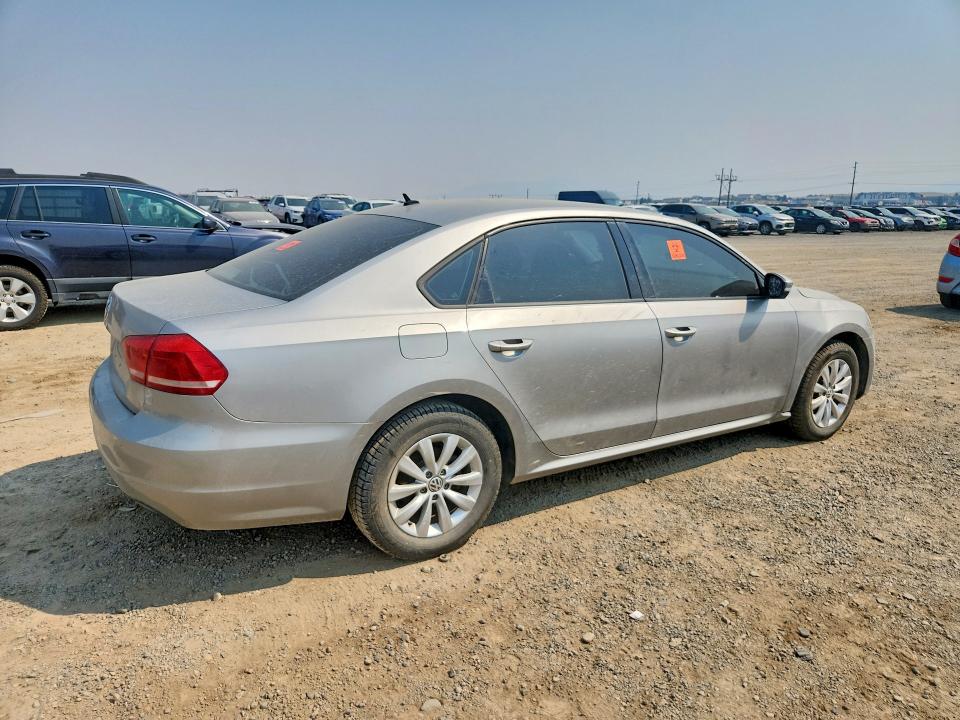 Photo 3 from auction – 2012 VOLKSWAGEN PASSAT with VIN 1VWAH7A32CC080237