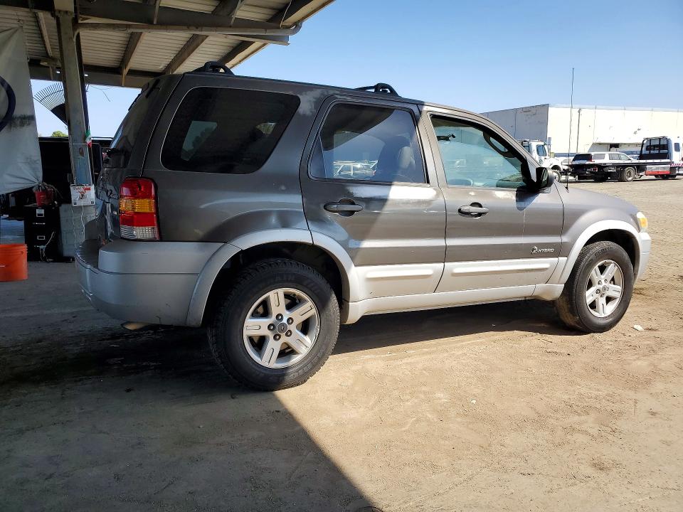 Photo 3 from auction – 2006 FORD ESCAPE with VIN 1FMCU96H56KC06300