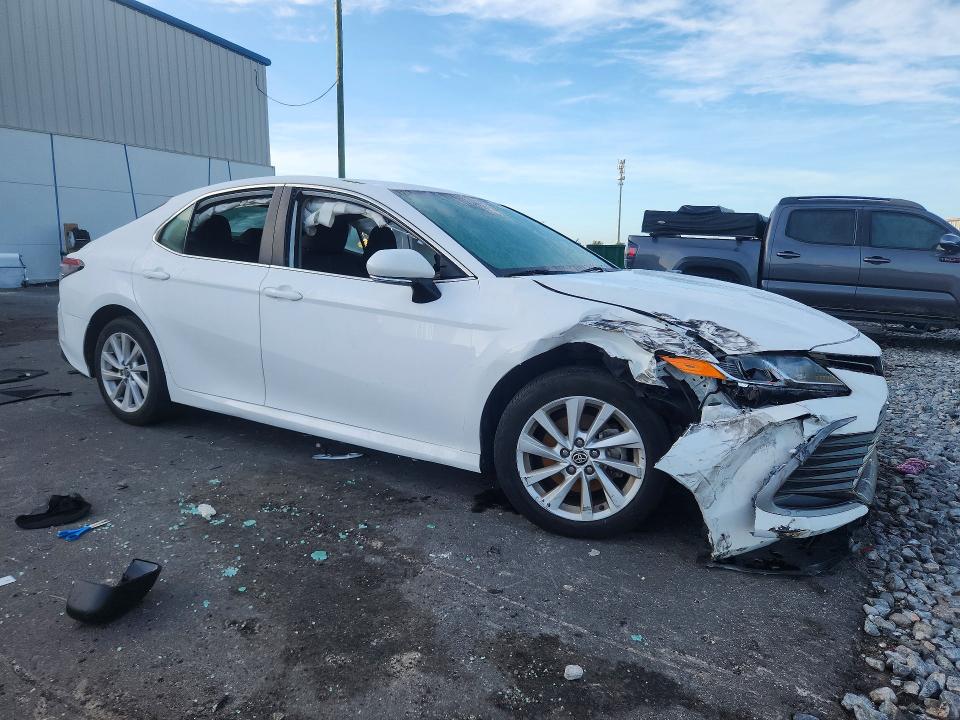 Photo 4 from auction – 2023 TOYOTA CAMRY with VIN 4T1C11AK7PU836449