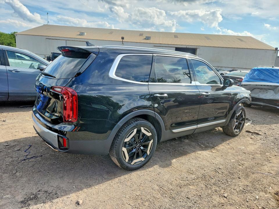 Photo 3 from auction – 2023 KIA TELLURIDE with VIN 5XYP6DGC3PG366317