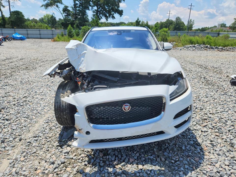 Photo 5 from auction – 2017 JAGUAR F-PACE with VIN SADCJ2BVXHA893996