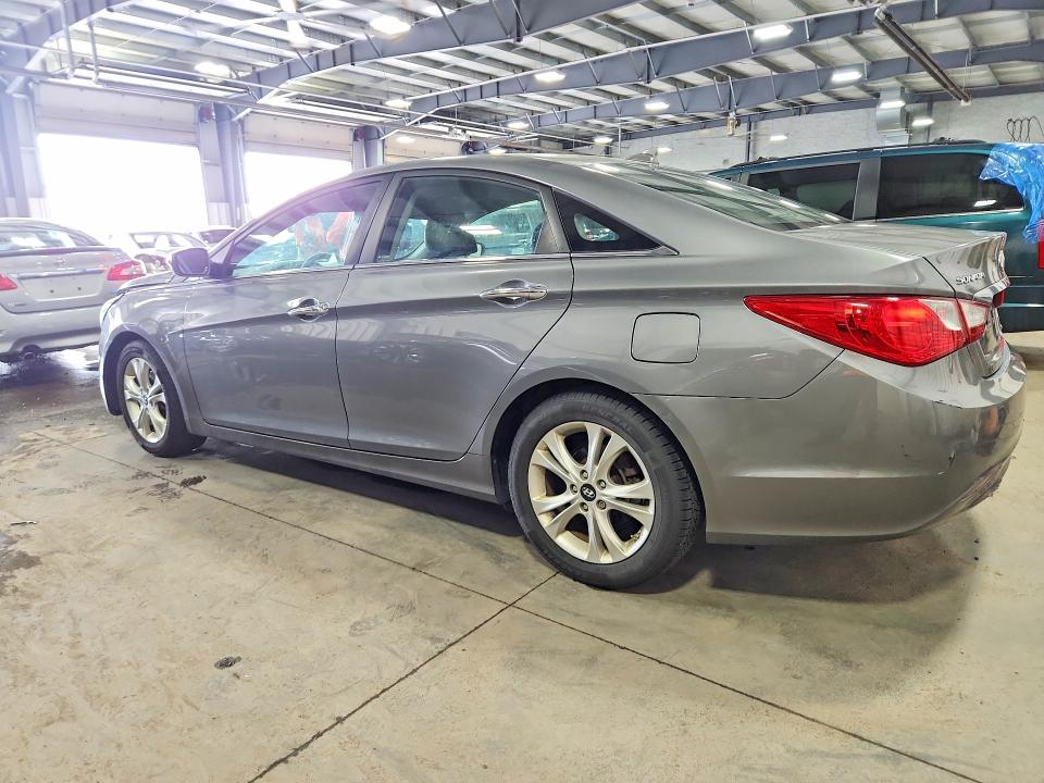 Photo 2 from auction – 2013 HYUNDAI SONATA with VIN 5NPEC4AC3DH641990
