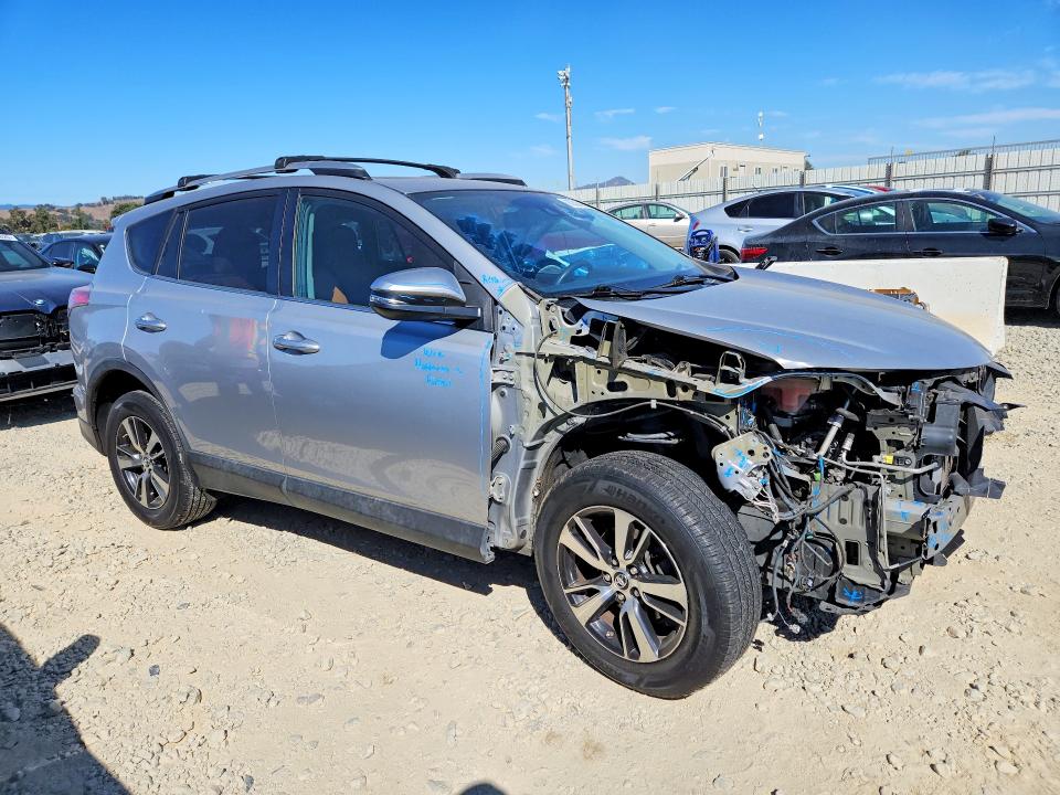 Photo 4 from auction – 2017 TOYOTA RAV4 with VIN 2T3RFREV4HW692060