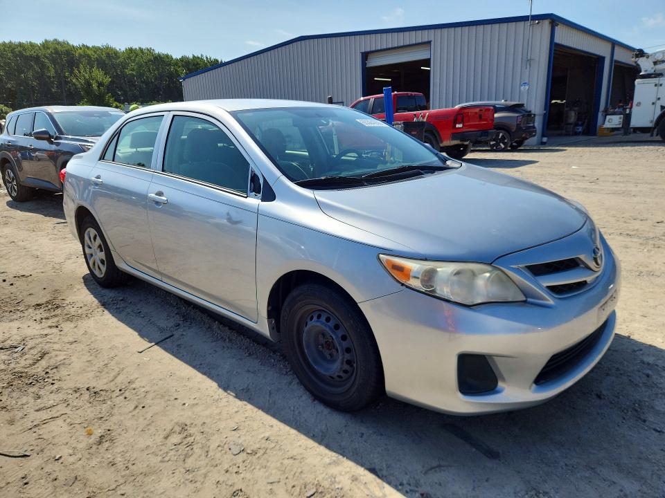 Photo 4 from auction – 2013 TOYOTA COROLLA with VIN JTDBU4EE9DJ122428