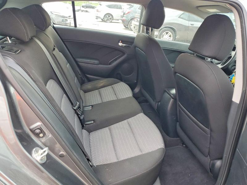 Photo 10 from auction – 2016 KIA FORTE5 with VIN KNAFK5A8XG5637459
