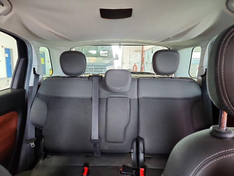 Photo 10 from auction – 2014 FIAT 500L with VIN ZFBCFADH6EZ020745