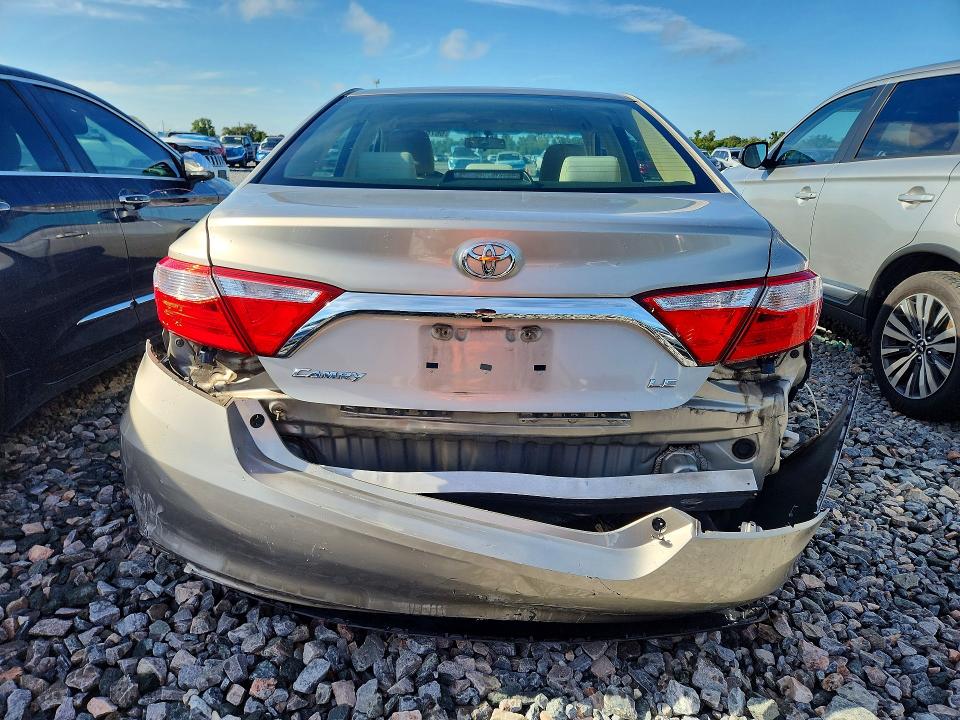 Снимка 6 от търг – 2015 TOYOTA CAMRY с VIN 4T4BF1FK6FR500656