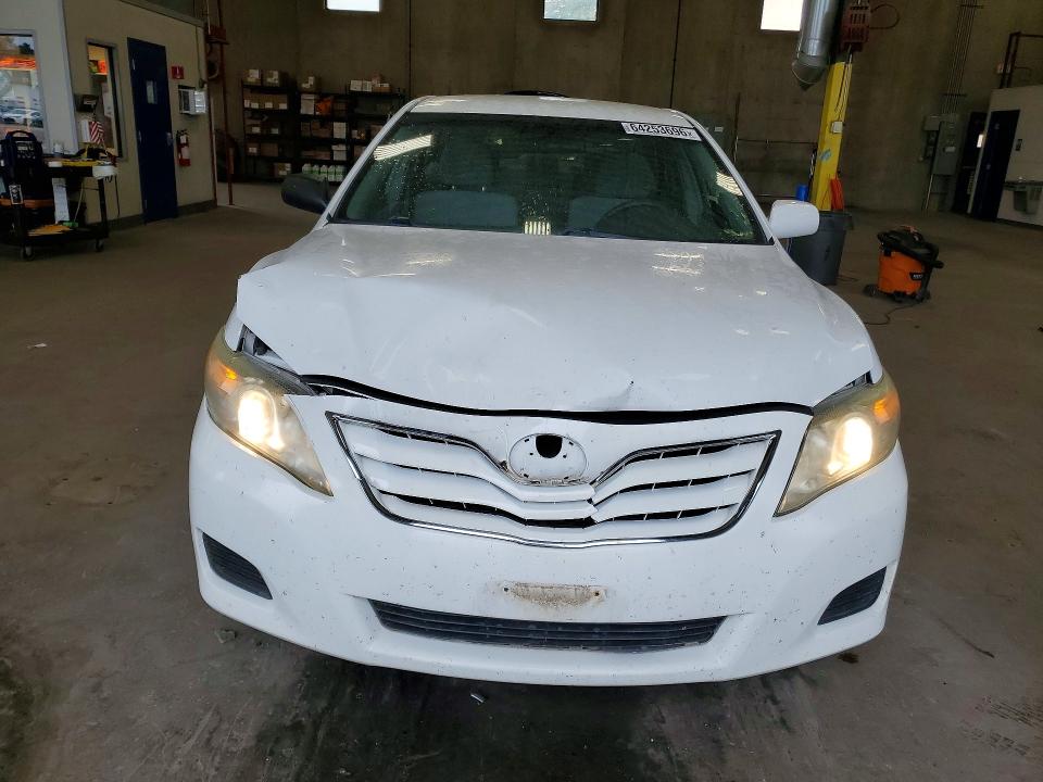 Photo 5 from auction – 2011 TOYOTA CAMRY with VIN 4T4BF3EK2BR180260