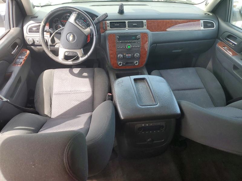 Photo 8 from auction – 2011 CHEVROLET TAHOE with VIN 1GNSKAE08BR378266