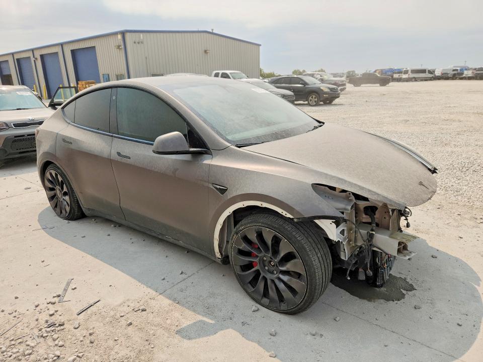 Фото 4 с аукциона – 2022 TESLA MODEL  Y с VIN 7SAYGDEFXNF401036
