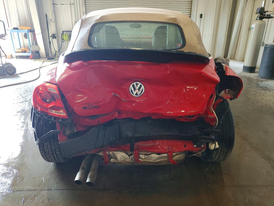 Photo 6 from auction – 2014 VOLKSWAGEN BEETLE with VIN 3VW5X7AT5EM802418