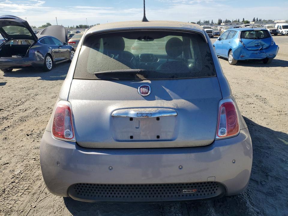 Photo 6 from auction – 2017 FIAT 500 with VIN 3C3CFFGE2HT586106