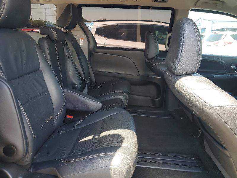 Photo 11 from auction – 2017 TOYOTA SIENNA with VIN 5TDXZ3DC4HS845291