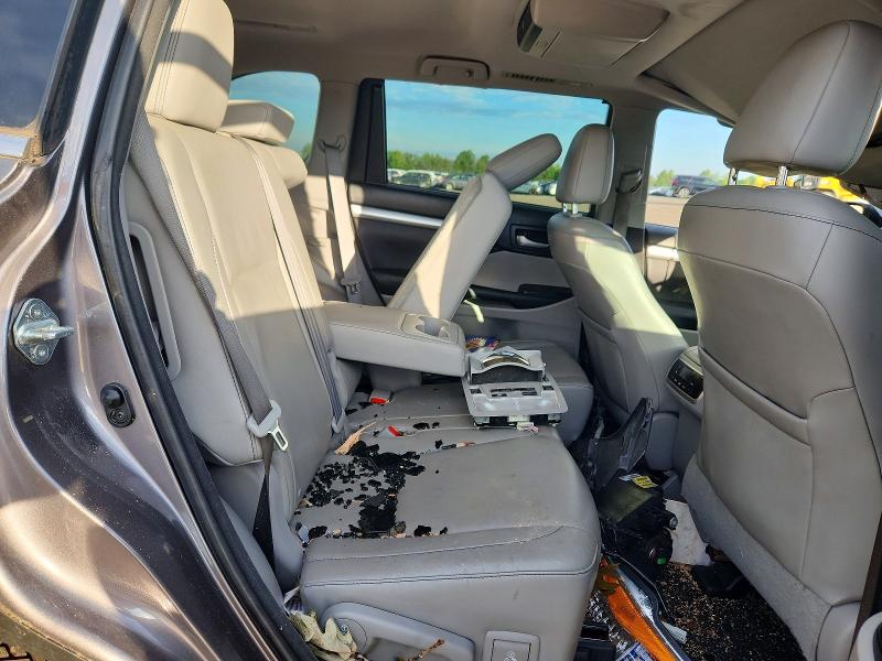 Photo 11 from auction – 2016 TOYOTA HIGHLANDER with VIN 5TDJKRFH0GS231150