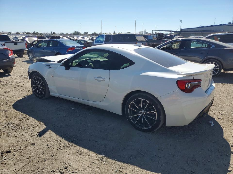 Photo 2 from auction – 2017 TOYOTA 86 with VIN JF1ZNAA13H8703844